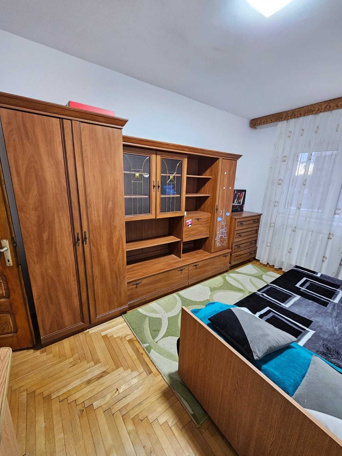 Închiriez Apartament 3 camere