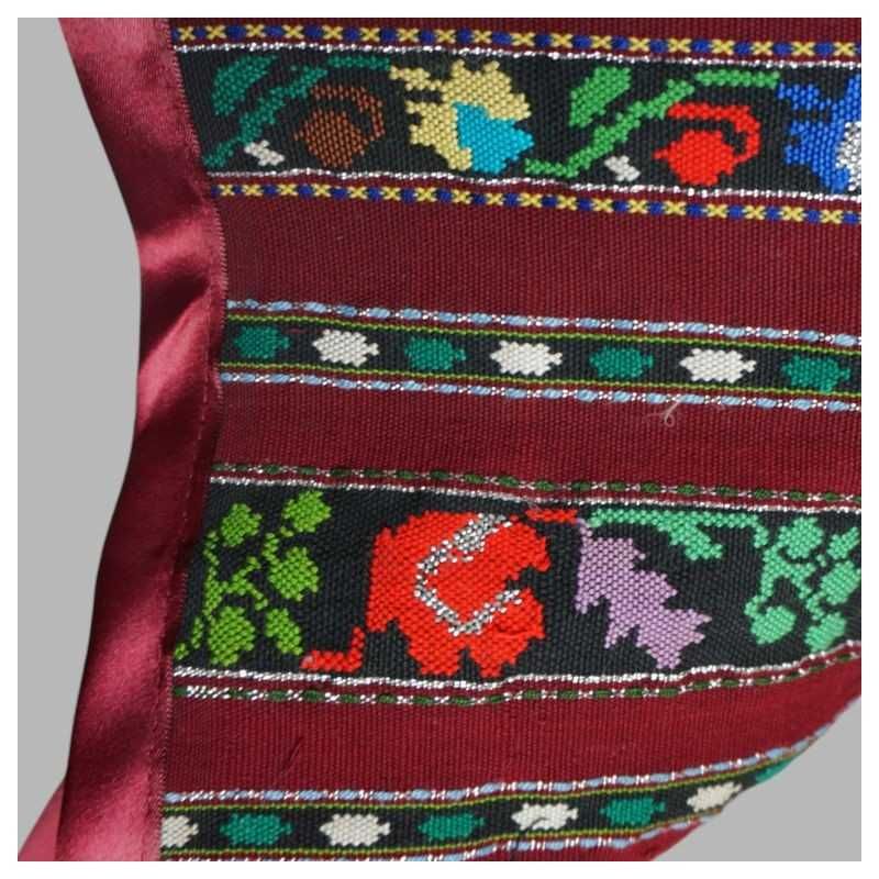 Costum popular vechi autentic lucrat manual masura M