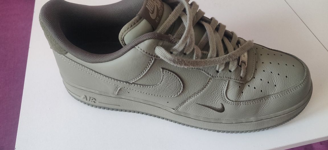 Nike Air Force 1 Olive Green – почти нови, почти мои.