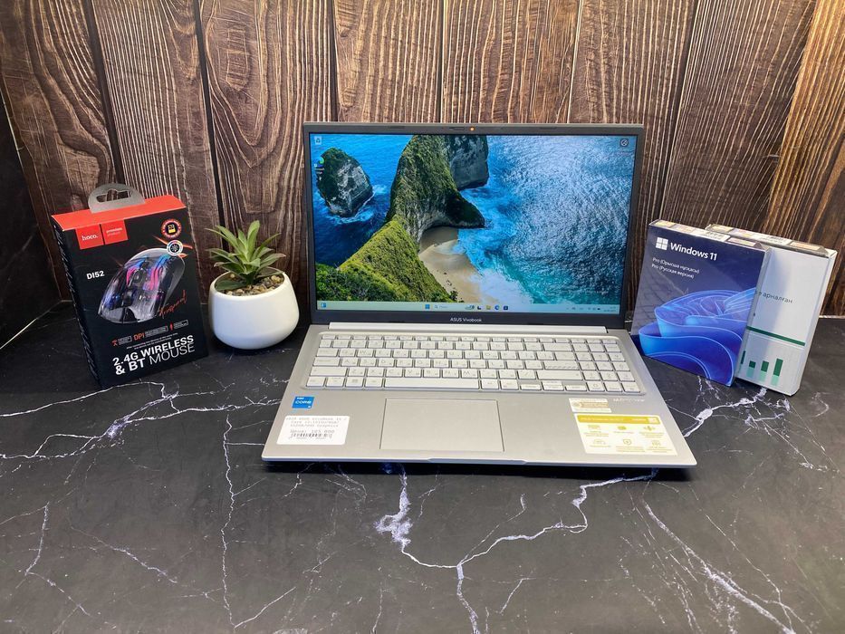Ноутбук фирмы ASUS VivoBook 15! В отличном состоянии с гарантией 12 м.