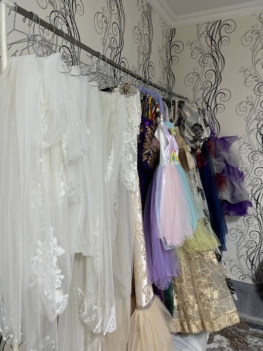 Продается готовый бизнес аренды свадебных, вечерних и детских платьев.