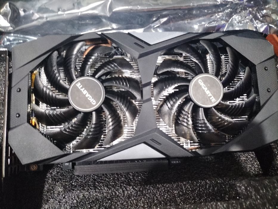 Продам видеокарту Gtx 1660 Super
