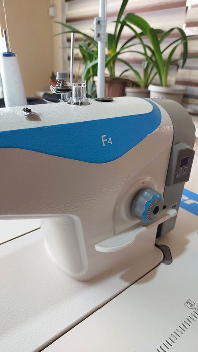 Швейная машина Тігін машина джак jack f4