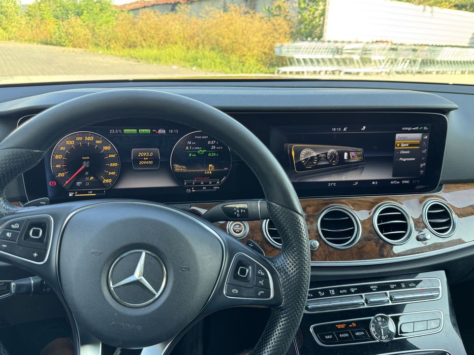 Mercedes-Benz E 300 E Plug-in Hybrid, 286 CP