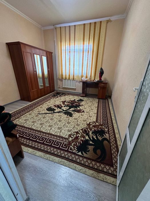 1 xonali kvartira sotiladi