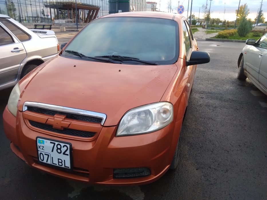 Продам машину Chevrolet Aveo, 2006 года выпуска в хорошем состоянии