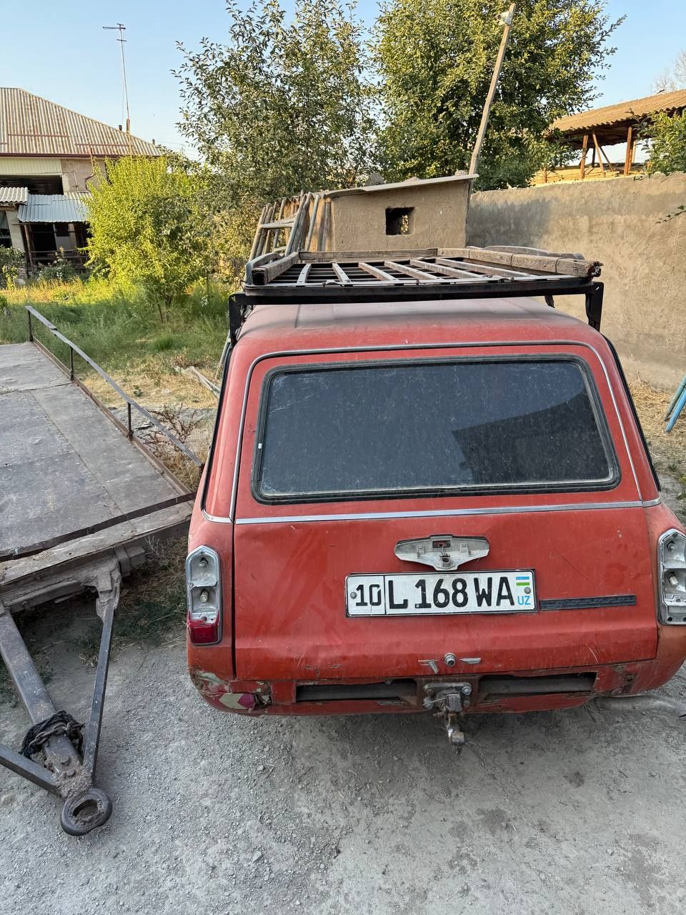 Moshina bor 02 sotiladi