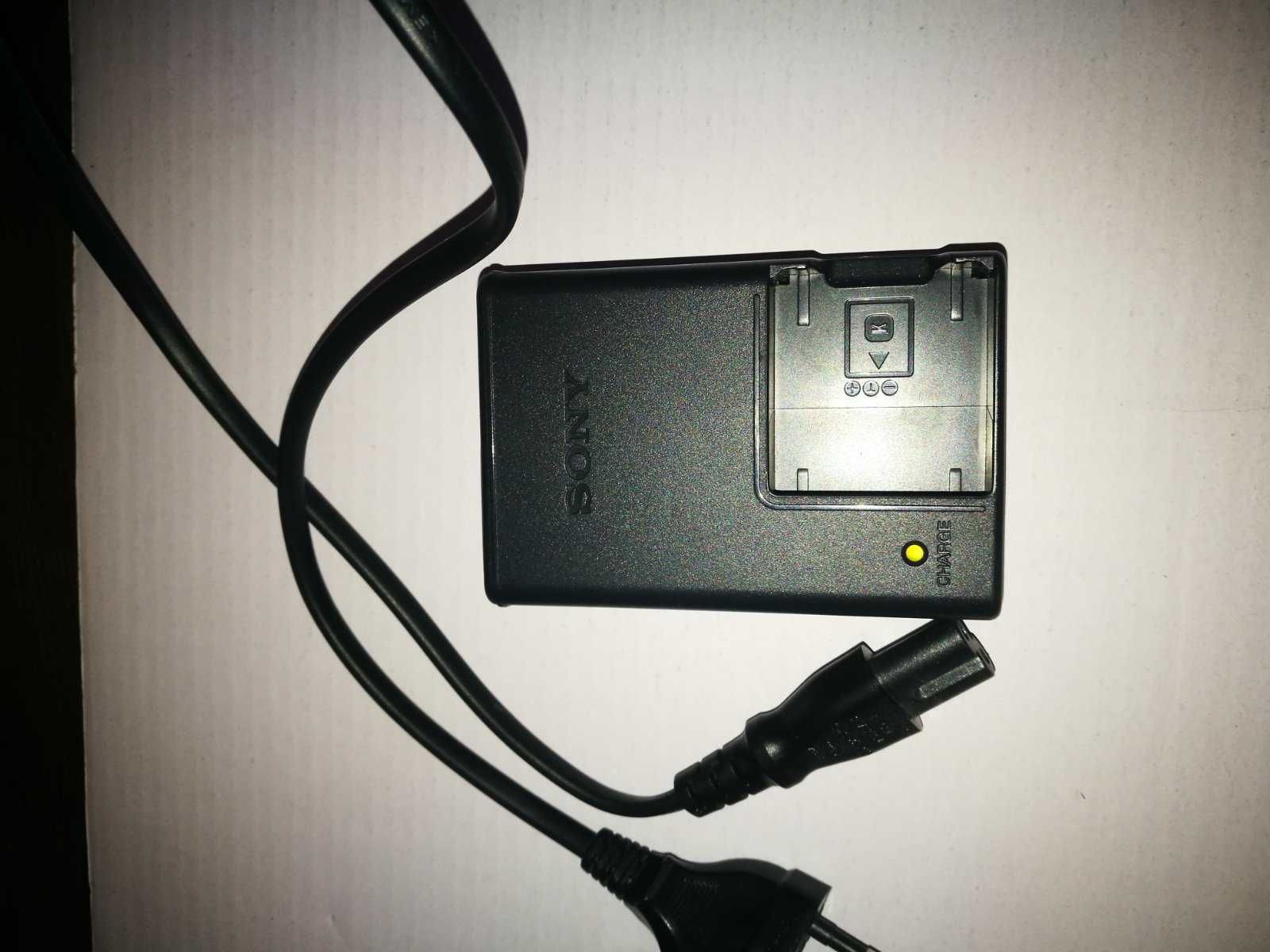 Оригинално зарядно за литиево-йонни батерии Sony NP-BG1