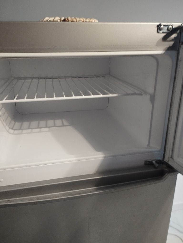 Холодильник Vestel в хорошем состоянии