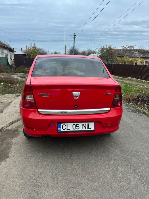 Vând Dacia Logan