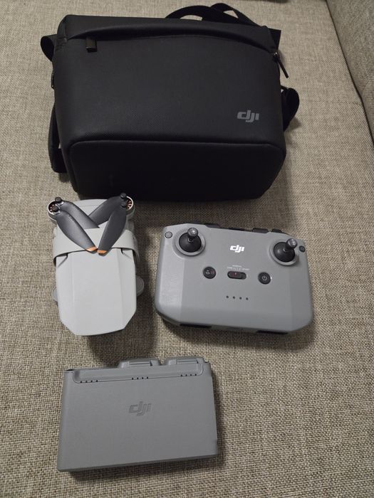 Vand Drona DJI Mini 2 Fly More Combo