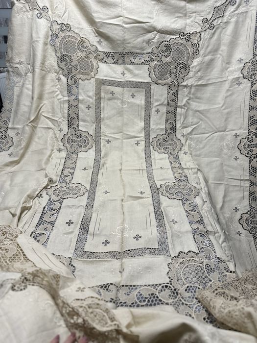 Set vechi de masă, lucrat manual