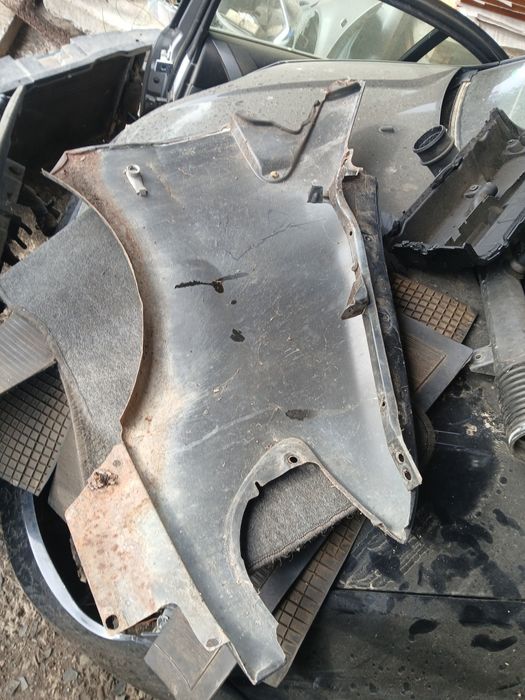 Vând aripa Mercedes vito w638