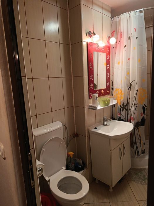 Inchiriez  apartament 2 camere micro 17