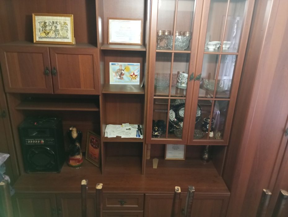 Сервант гостиный