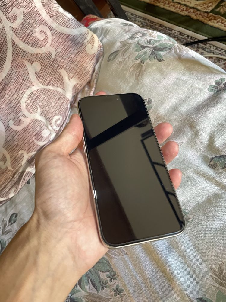 iPhone 15 pro 89 emkost