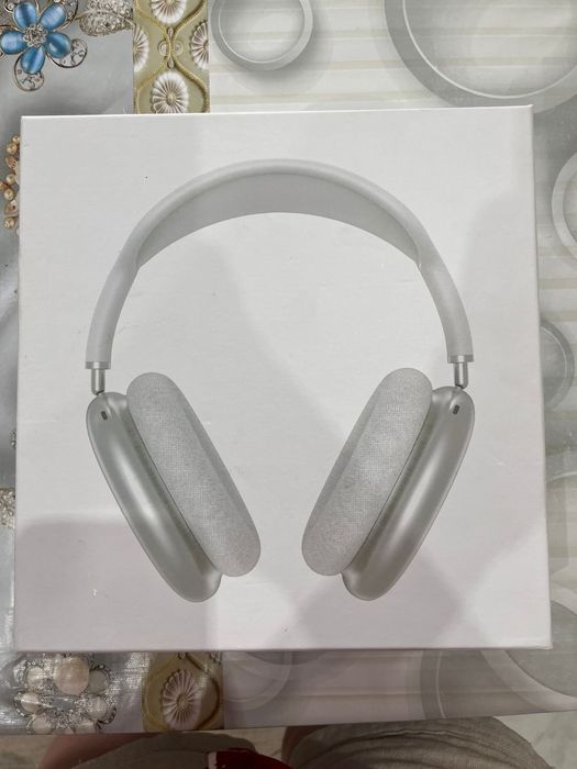 Нашуники AirPods Max