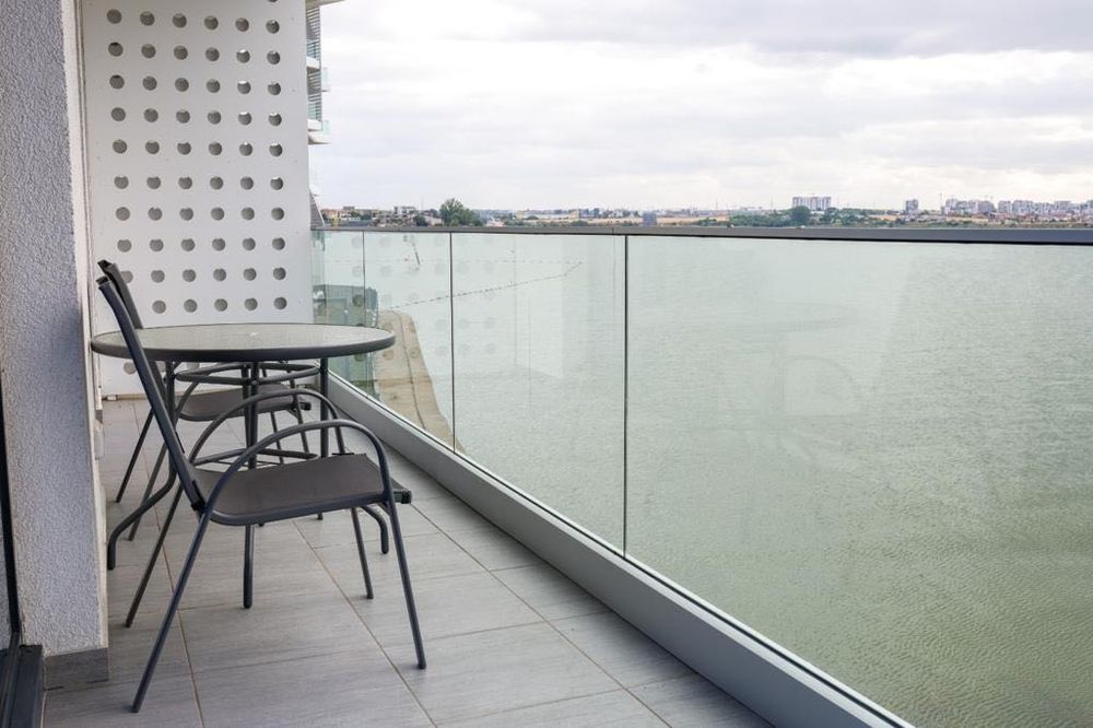 Ofer spre inchiriere apartament cu 3 camere cu vedere superba spre lac