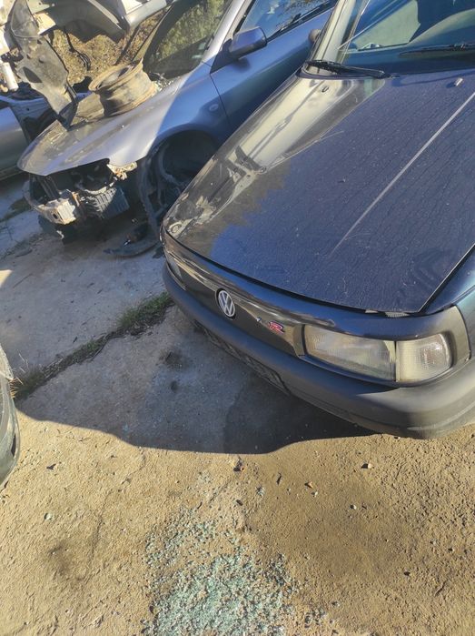 Пасат 2 1.8 комби на части