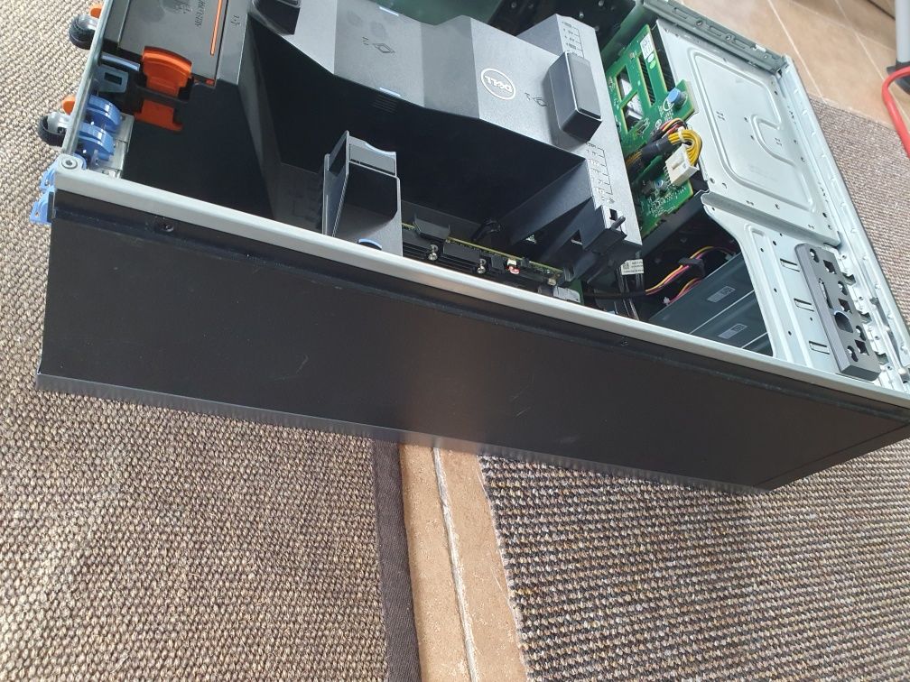 Dell Server T630 Xeon 2xE5-2620v4(2x16 cores) 128GB DDR4 RAM + GPU KIT