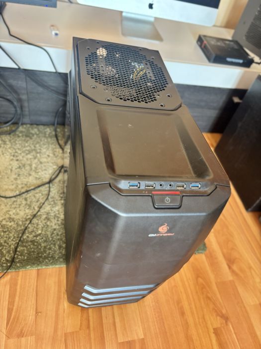 Calculator/PC Gaming• i5-9400F• Placa video 8gb• SSD 1Tb• 16gb ram