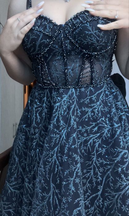 Бална рокля неописуемо красива