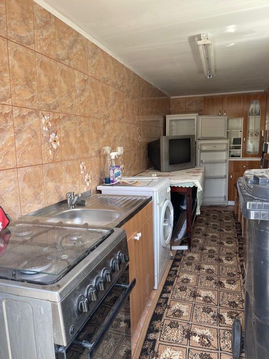 PROPRIETAR vând casă ultracentral în Tecuci 3 camere