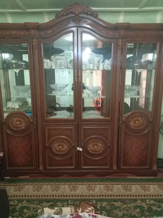 Mebel sotiladi ichidigi idishlari bn