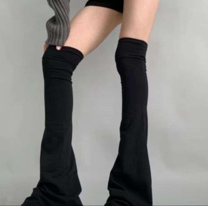 черные гетры выше колена