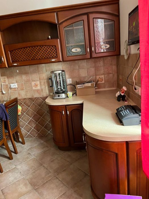 Închiriez apartament la vila