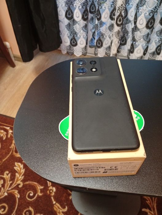 Redmi 14 c si Motorola 512 GB memorie internă