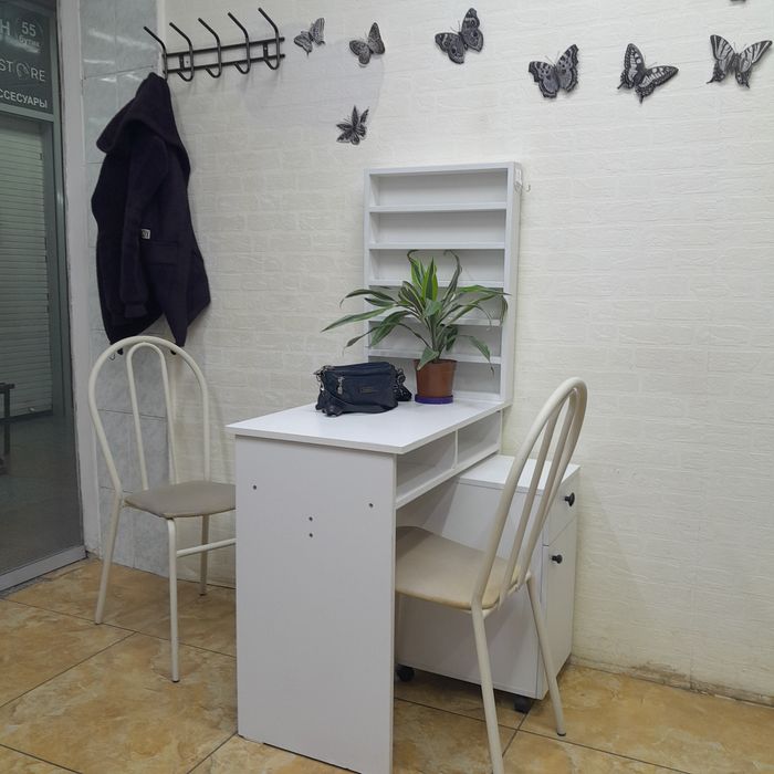 Сдам маникюрный стол