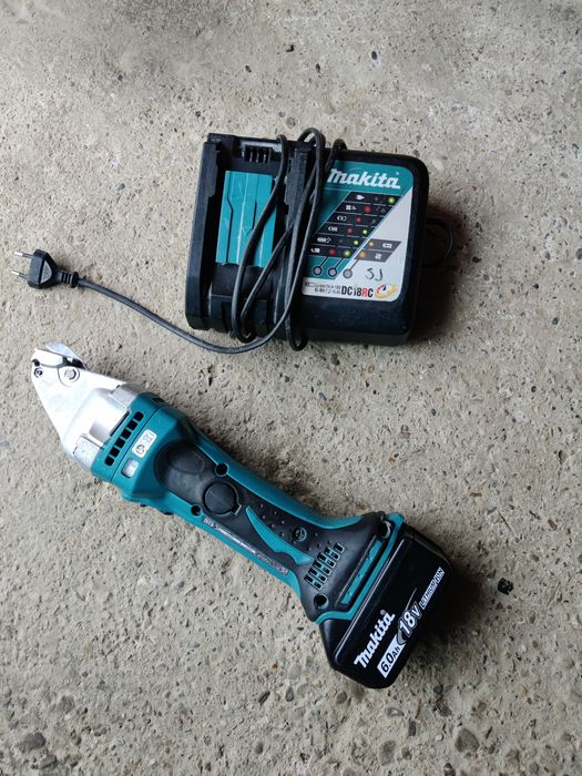 Foarfecă tablă Makita DJS161