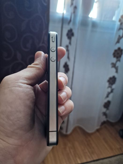 iPhone 4 16GB – Funcțional, perfect pentru colecționari