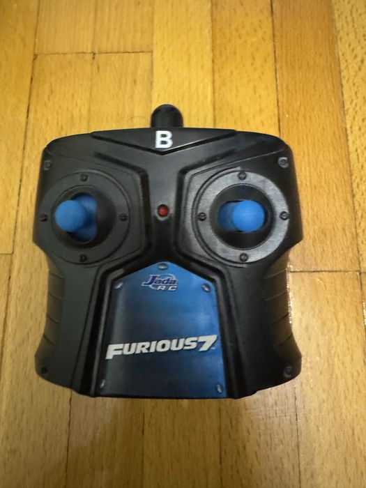 Masinuta cu telecomanda