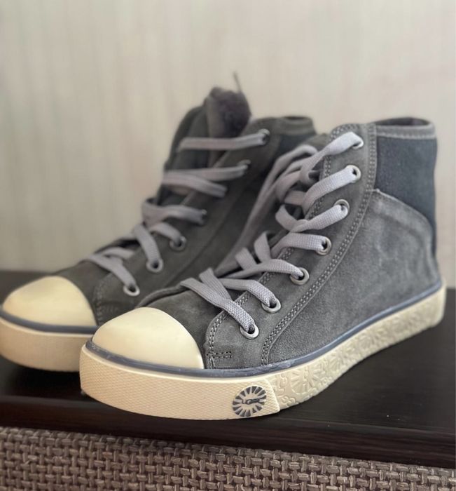 Продам зимние кеды