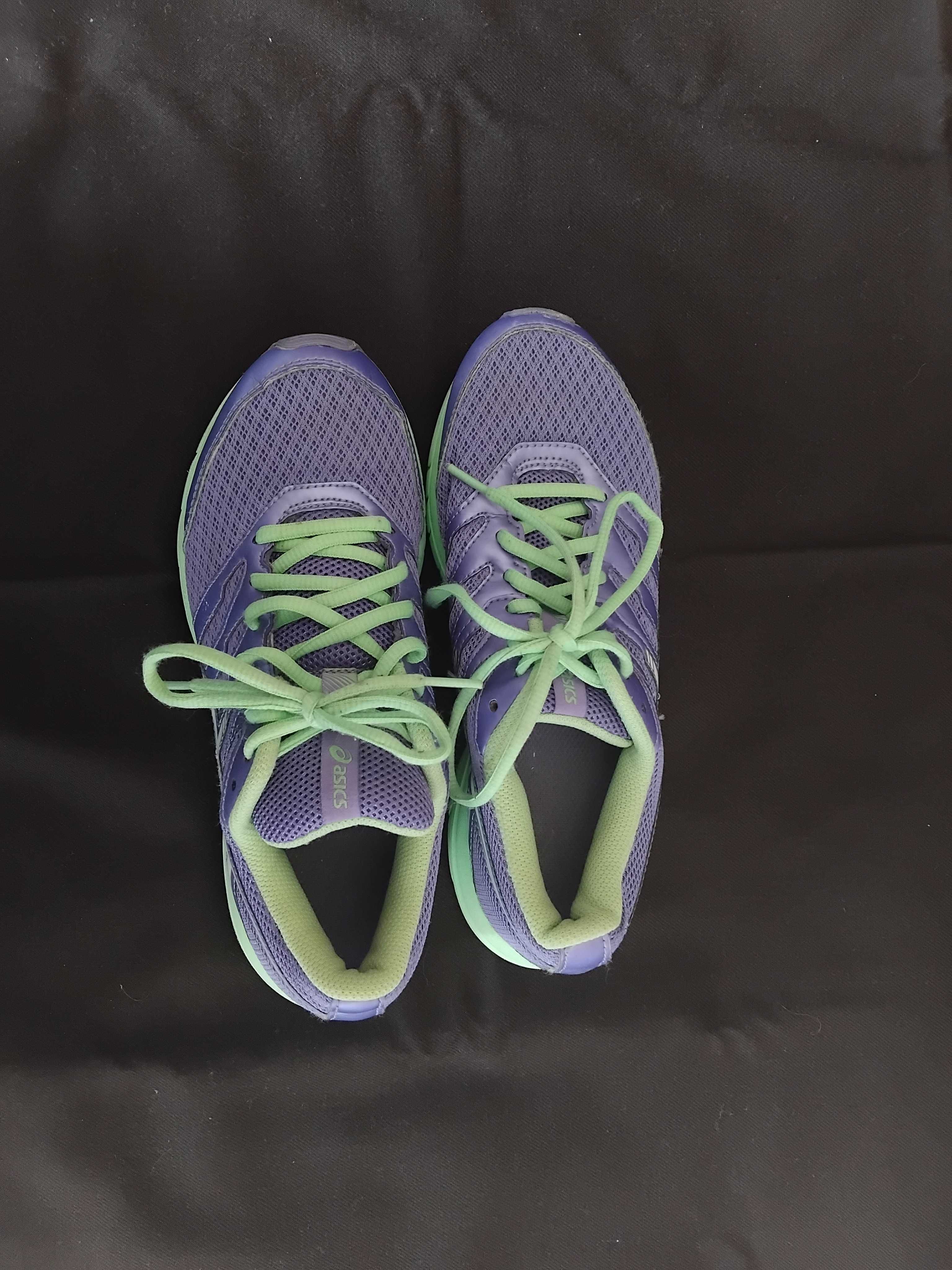 Дамски маратонки ASICS 36