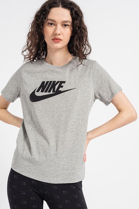 Tricouri Nike & Calvin Klein -- pentru femei cu stil