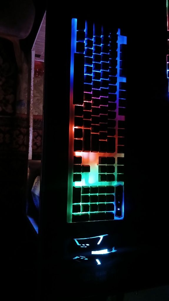 Kompyuter rgb Klaviatura menen mishka s