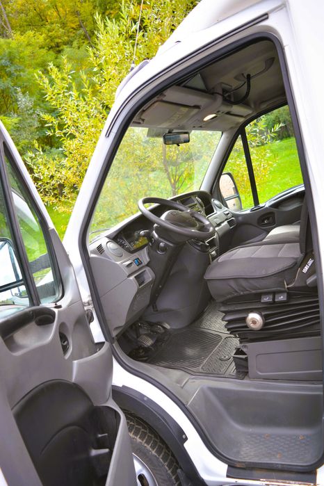 Iveco Daily 2012 basculabil pe 3 parti