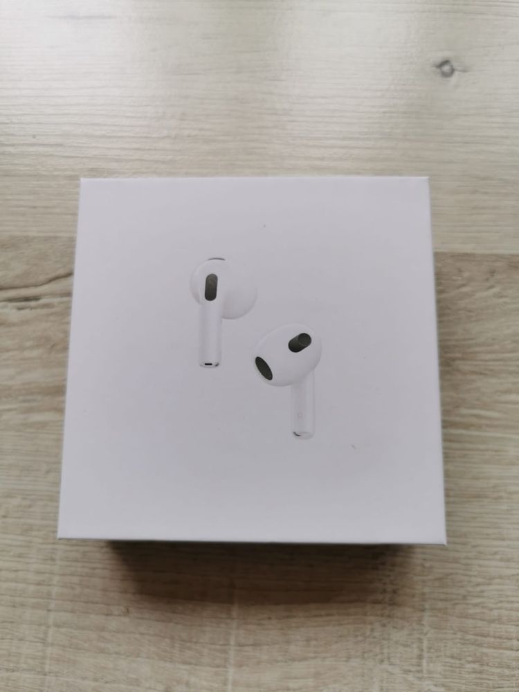 Vand airpods 3 folosite putin timp, in garantie, am si factura