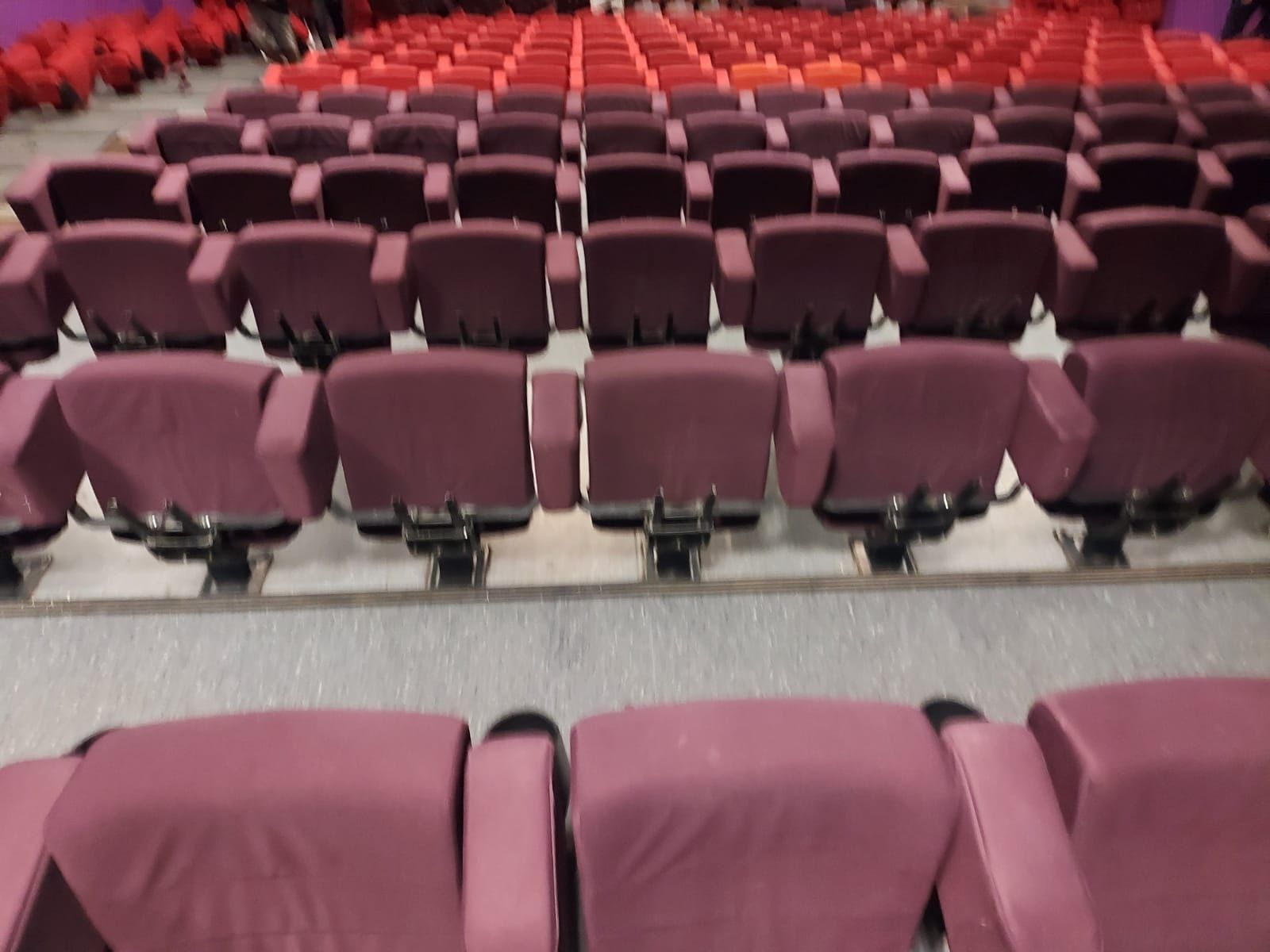 scaune cinema amfiteatru săli de sport tribune super confortabile