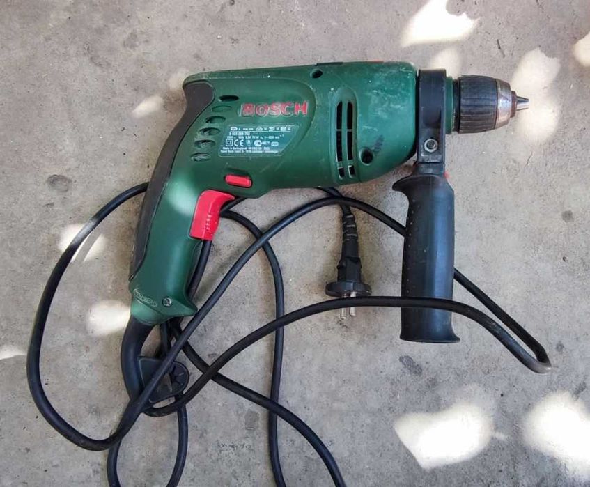 Bormasina cu percutie Bosch PSB 700 RE