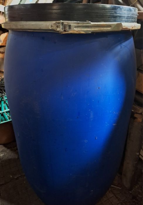 Пластмасов бидон 150 L с обръч