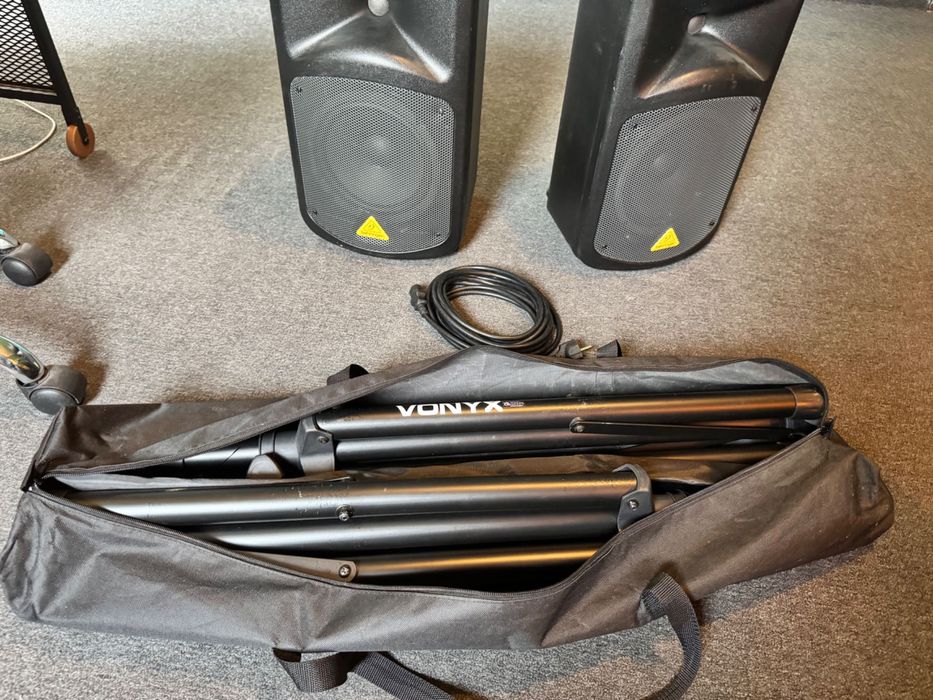 Boxe Behringer EPS500 MP3 cu mixer incroporat + microfon + Stative