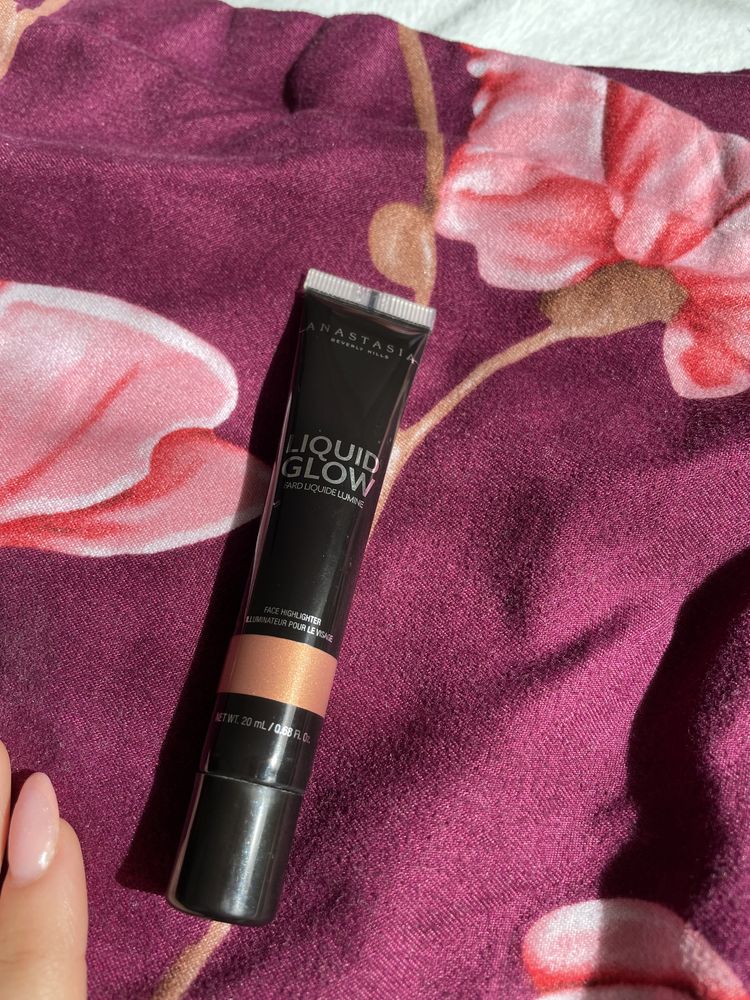 Fenty beauty match stick si Anastasia ilumiator