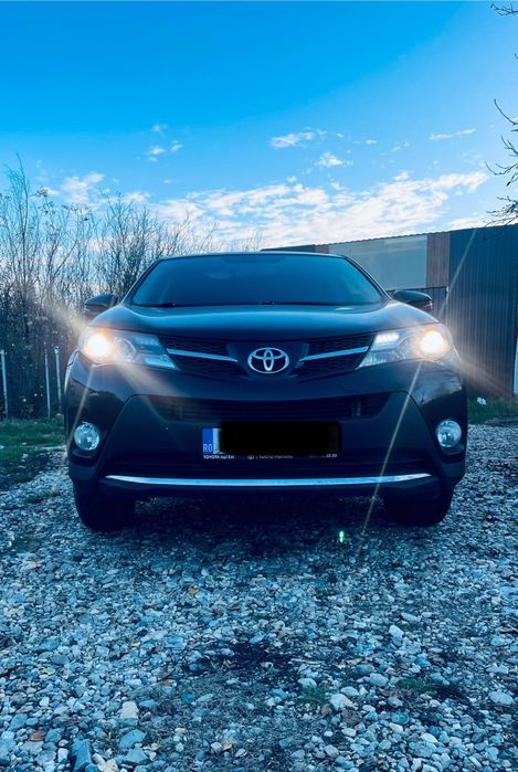 Vând toyota rav4