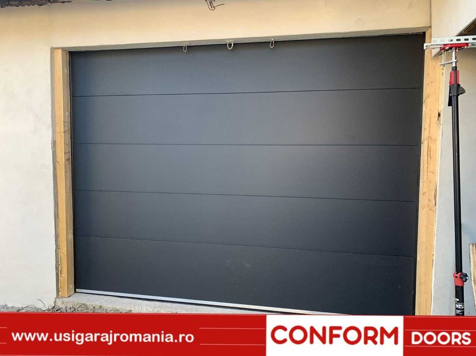 Usa garaj sectionala 2500x2500 pe negru mat, cu automatizare