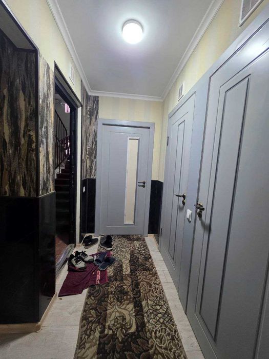 Продаётся 2х комн квартира на 1 этаже Ор-р Университет Овир