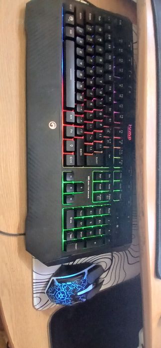 Set gaming tastatura si mouse+mousepad.